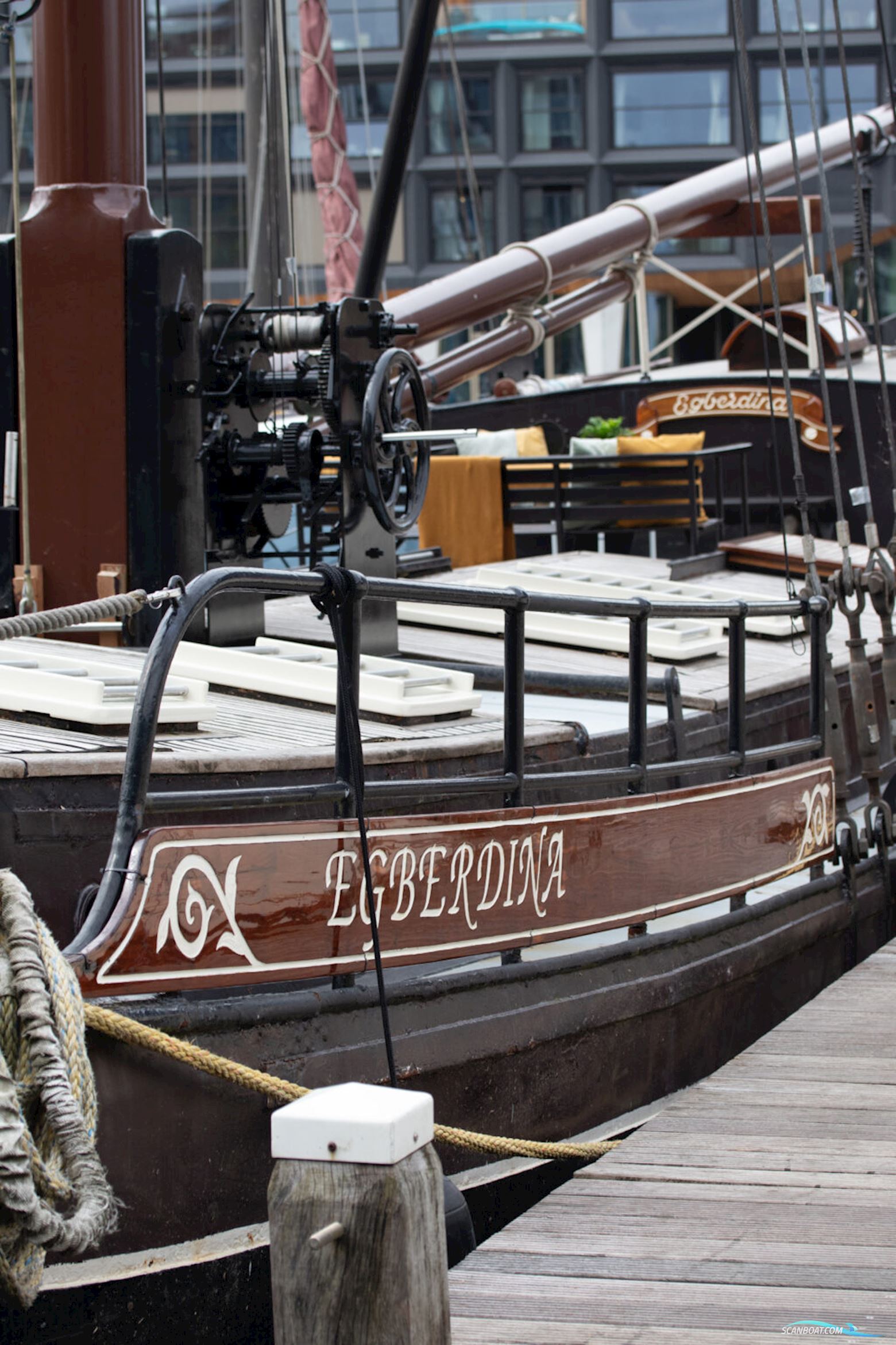 Stevenaak Zeilcharter geschikt als woonschip te koop