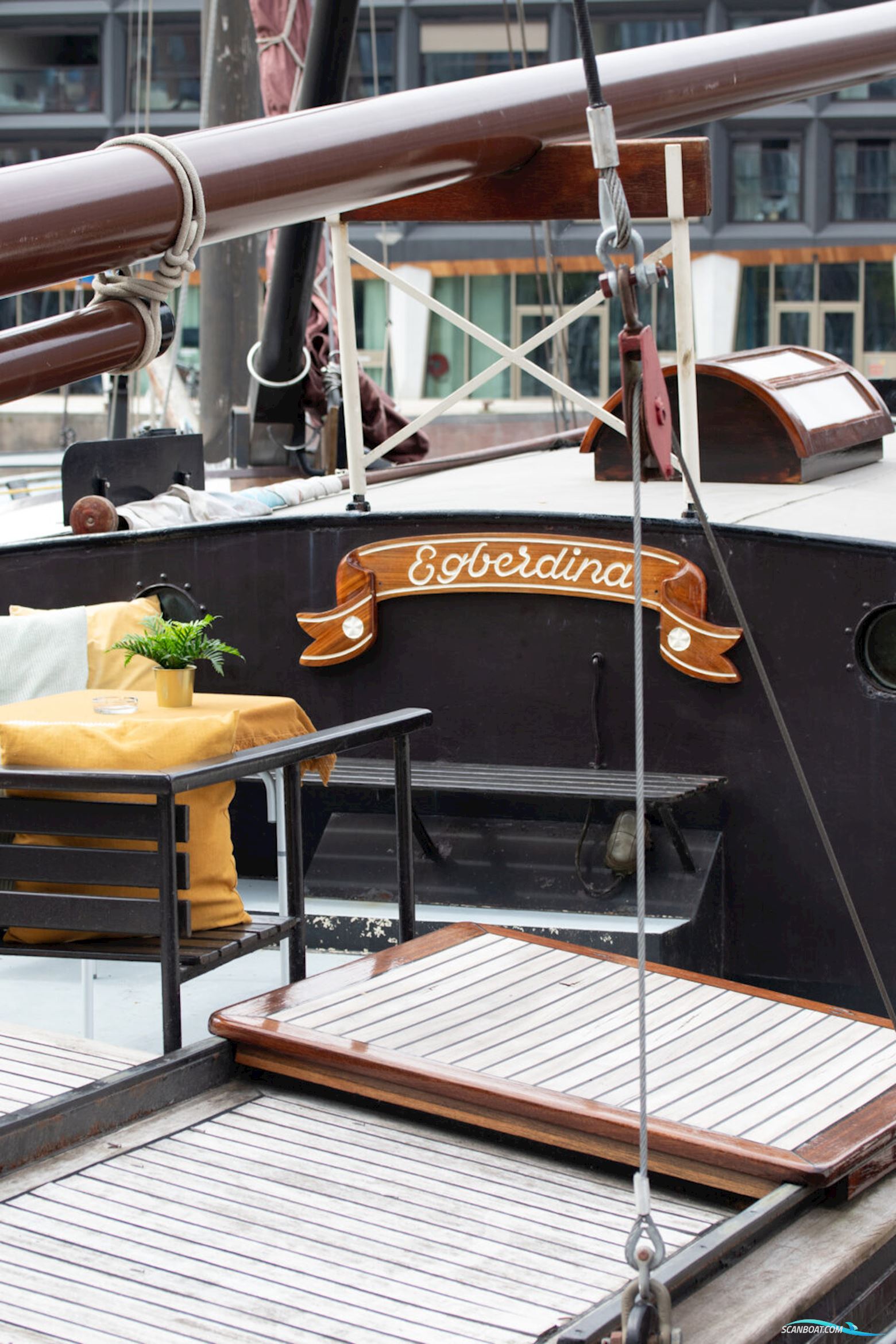 Stevenaak Zeilcharter geschikt als woonschip te koop