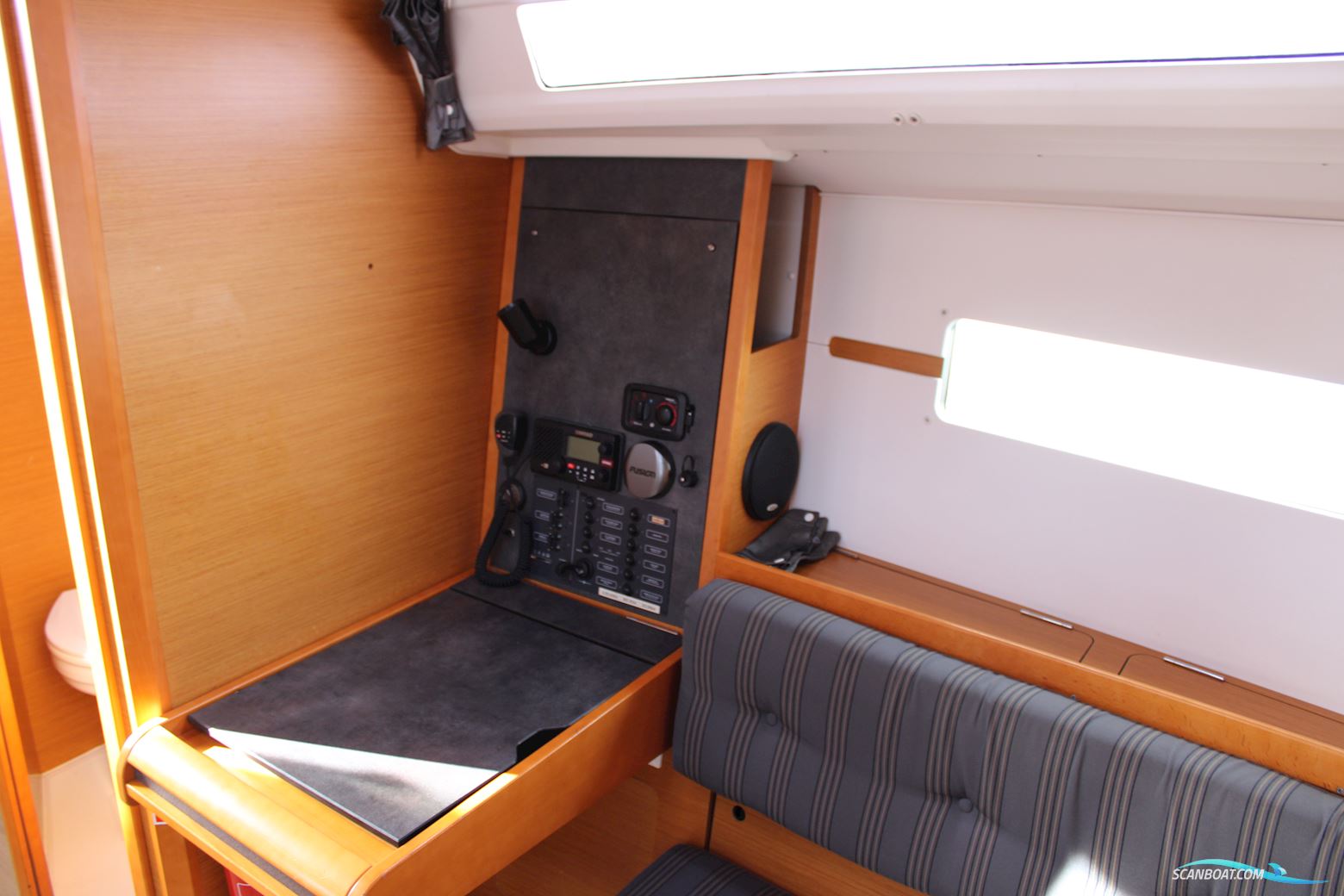 Sun Odyssey 349