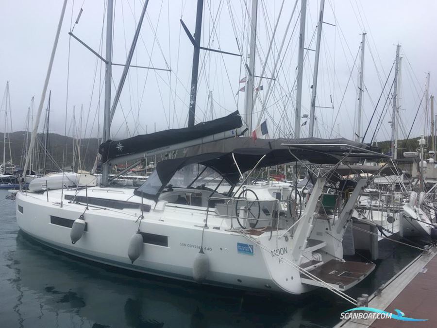 Sun Odyssey 440