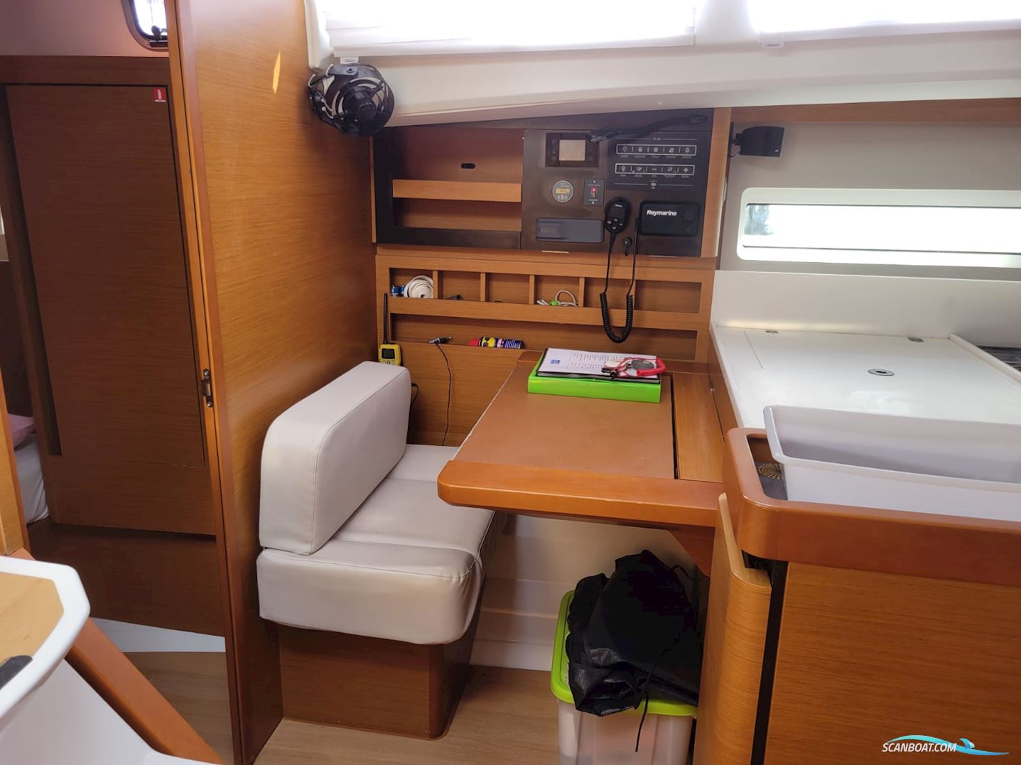 Sun Odyssey 440
