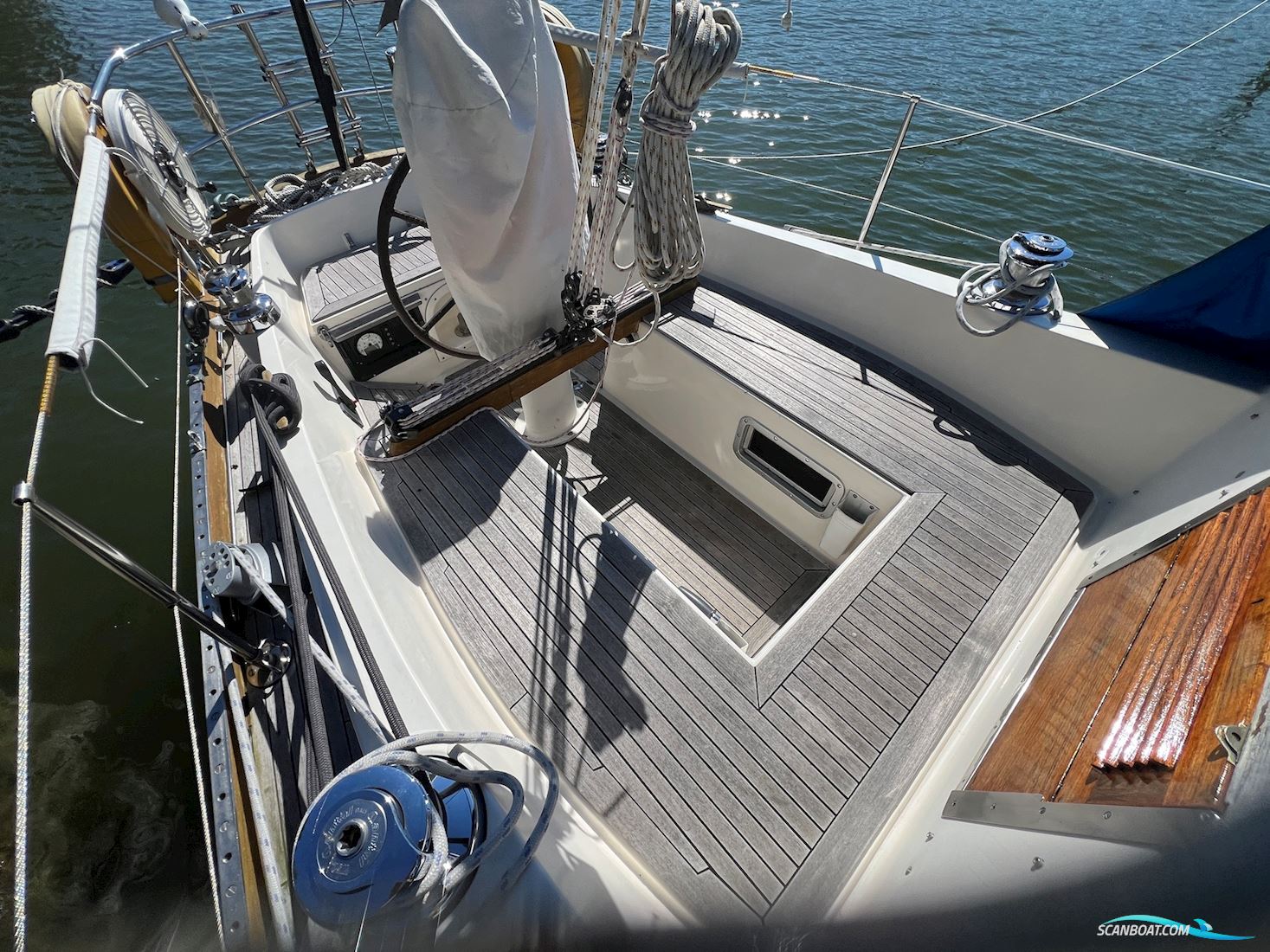 Swan 37