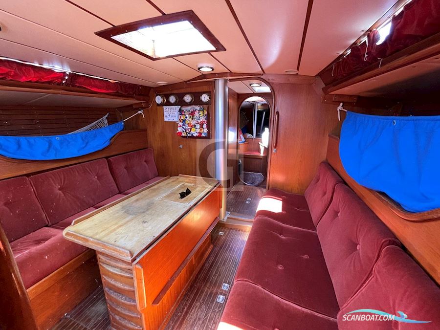 Swan 39