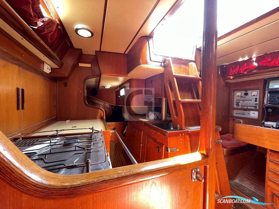 Swan 39