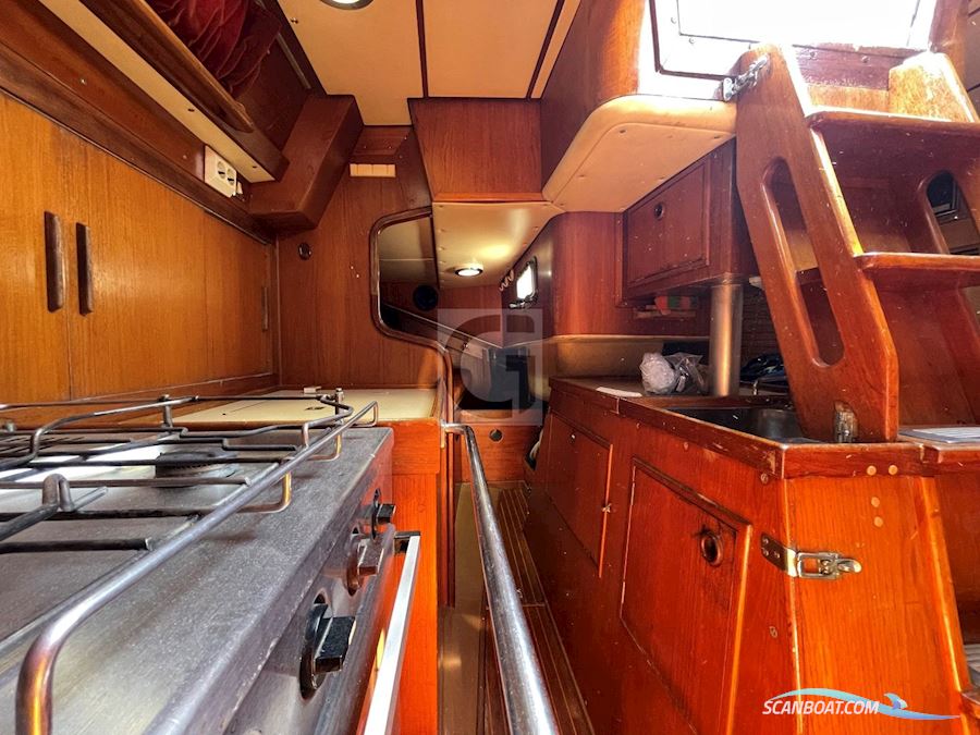 Swan 39