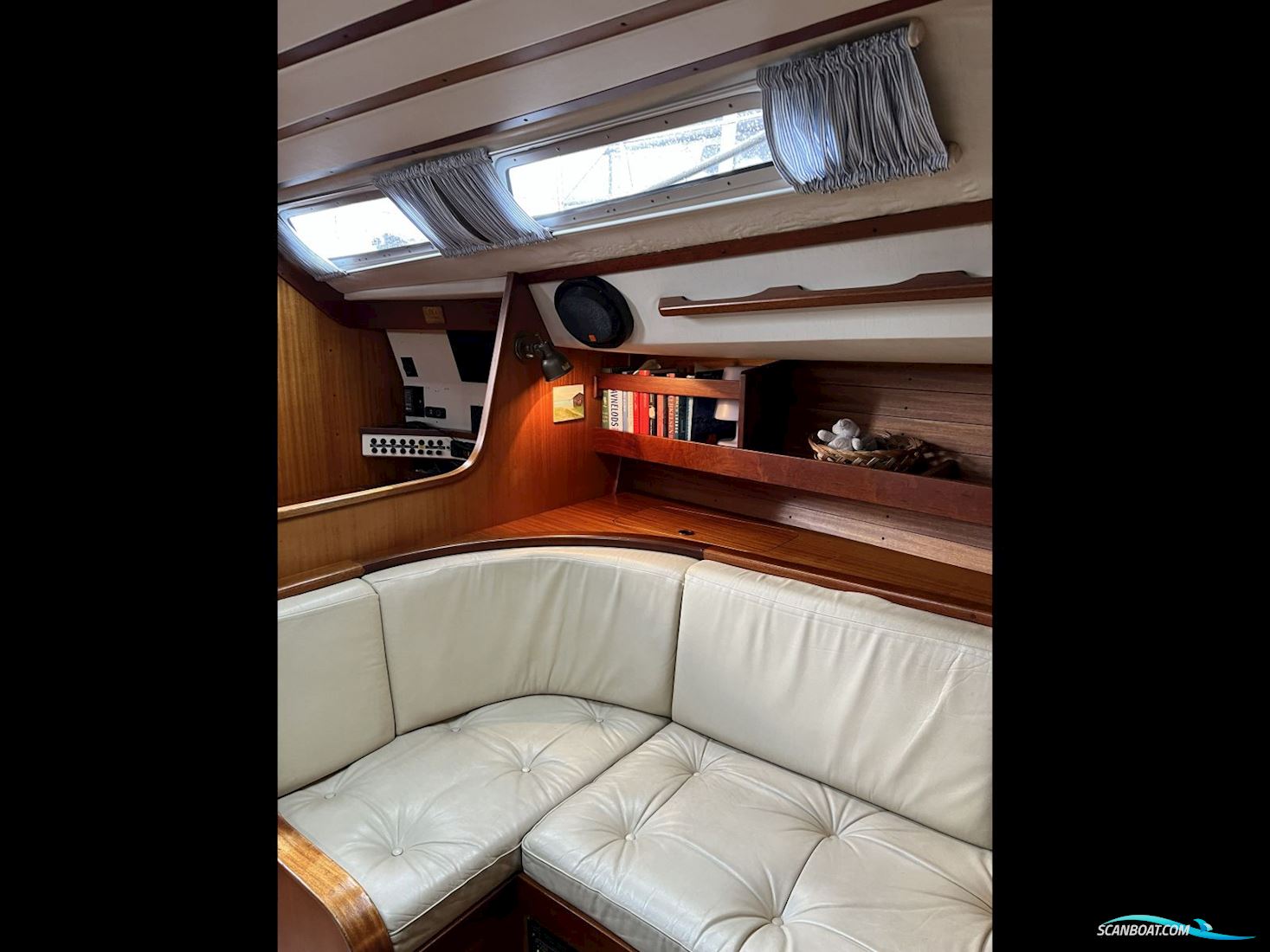 Sweden Yachts 38