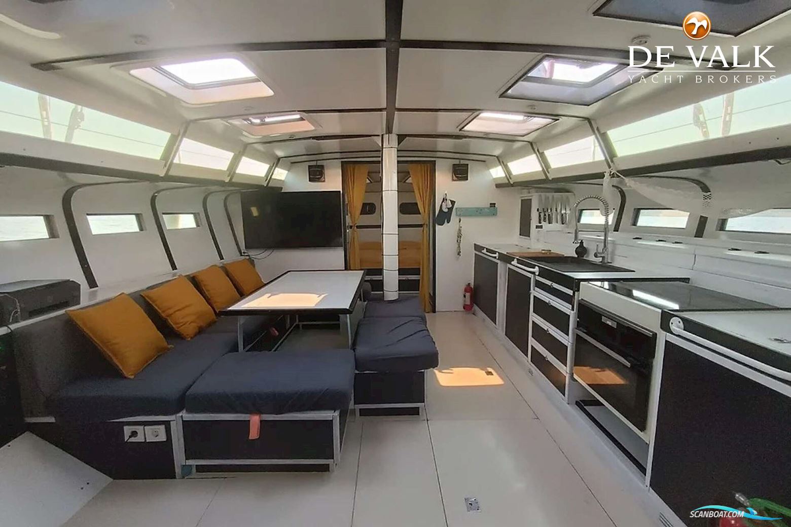 S/Y Custom Made Marc Lombardi Cigale 18