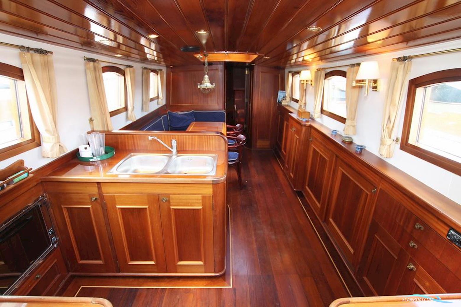 Traditional Platbodem