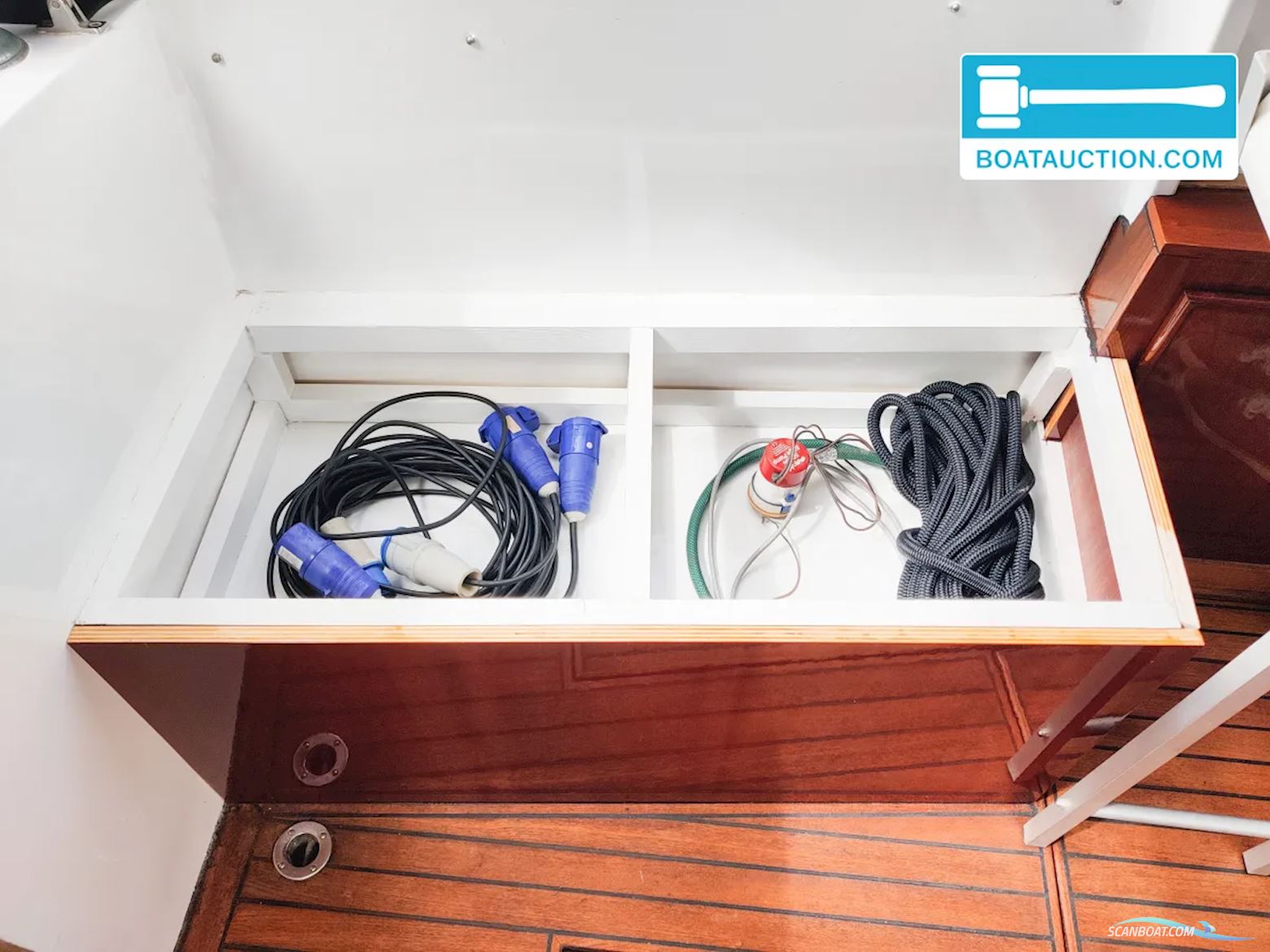 Unter Elbe Motorsailer