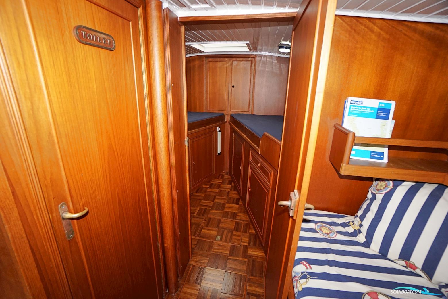 van de Stadt 44 Center Cockpit