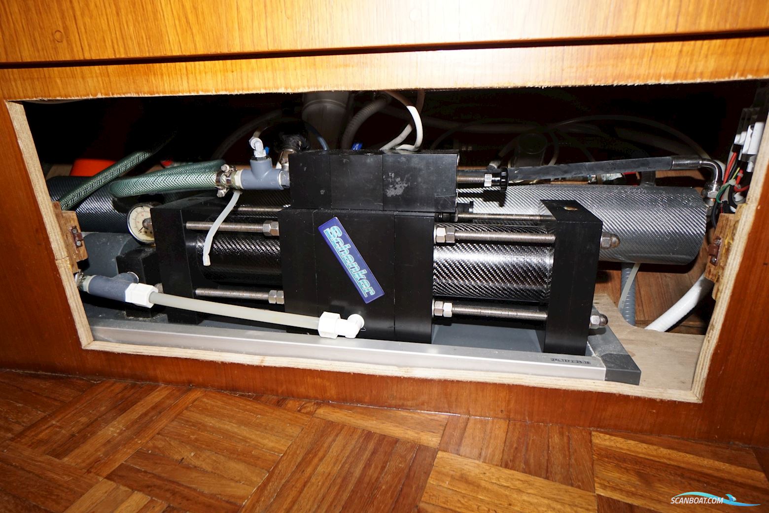 van de Stadt 44 Center Cockpit