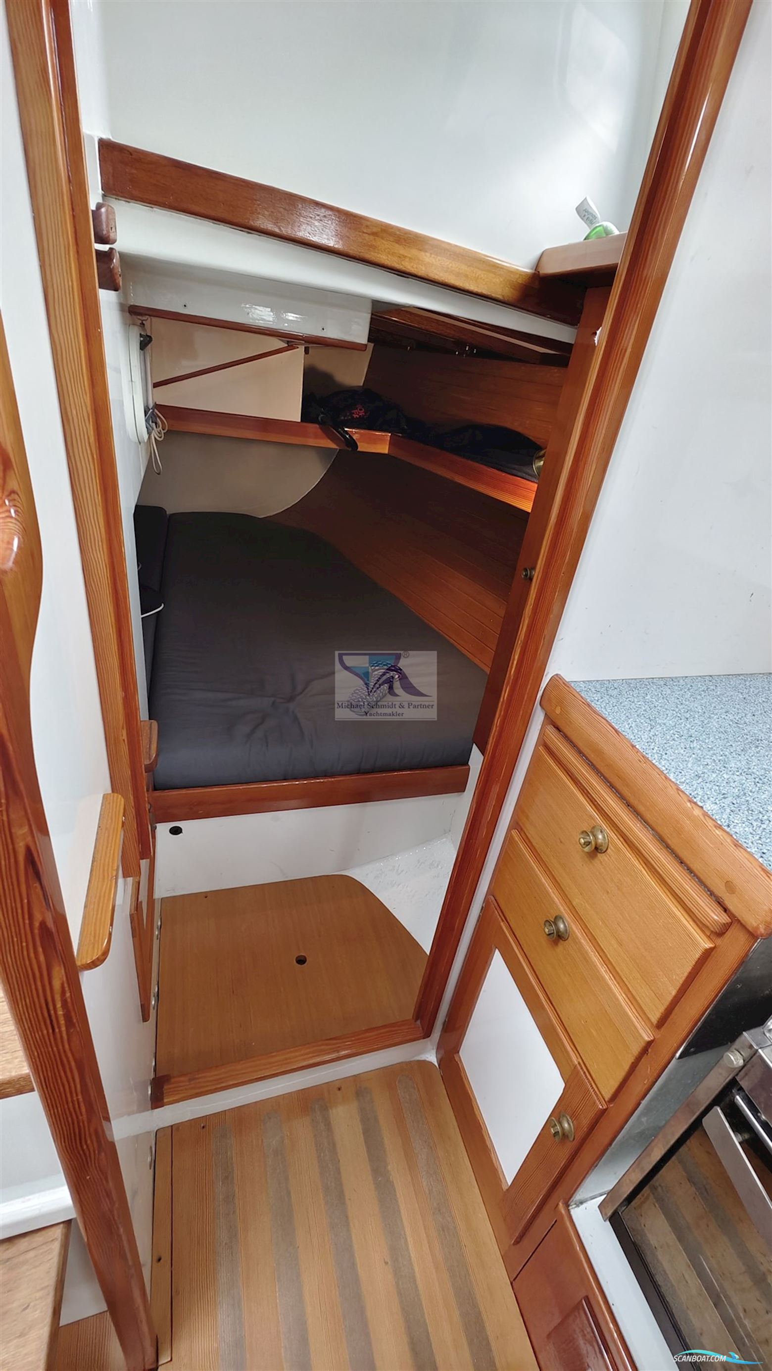 van de Stadt Helena 35