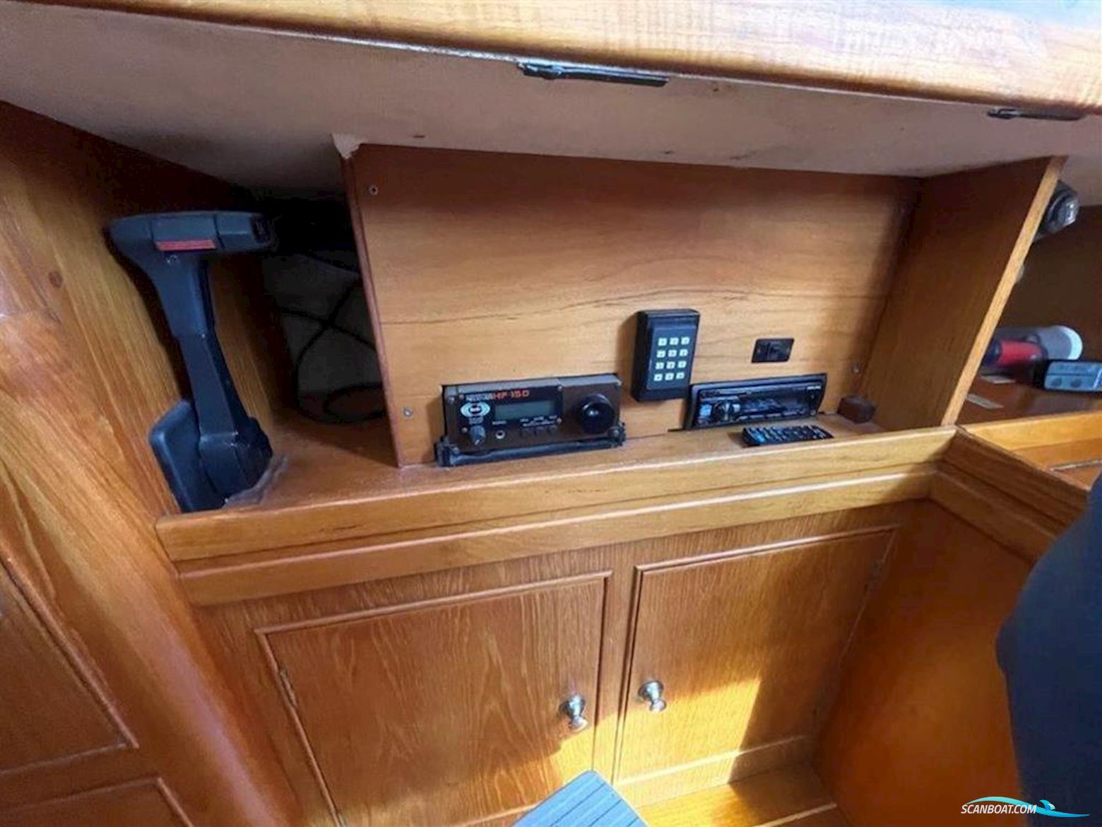 Vancouver 38 Pilot House