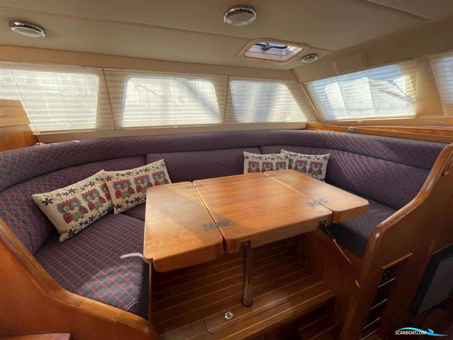 Vancouver 38 Pilot House