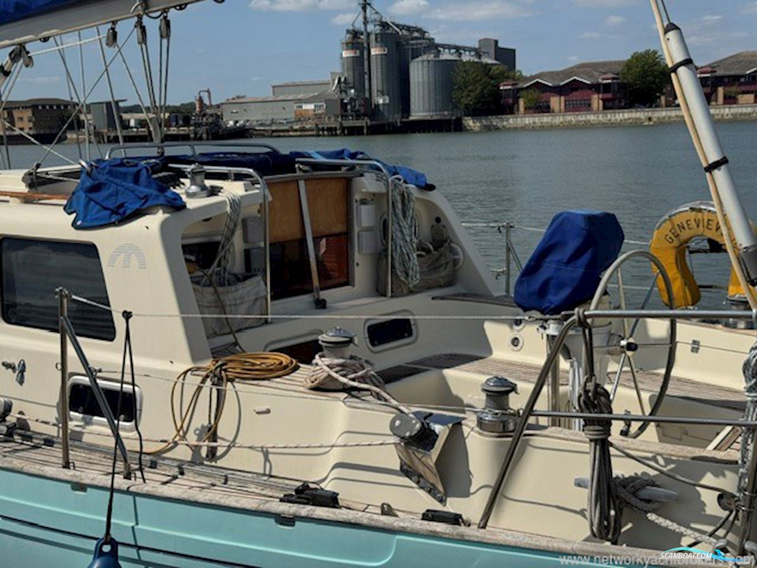 Vancouver 38 Pilothouse