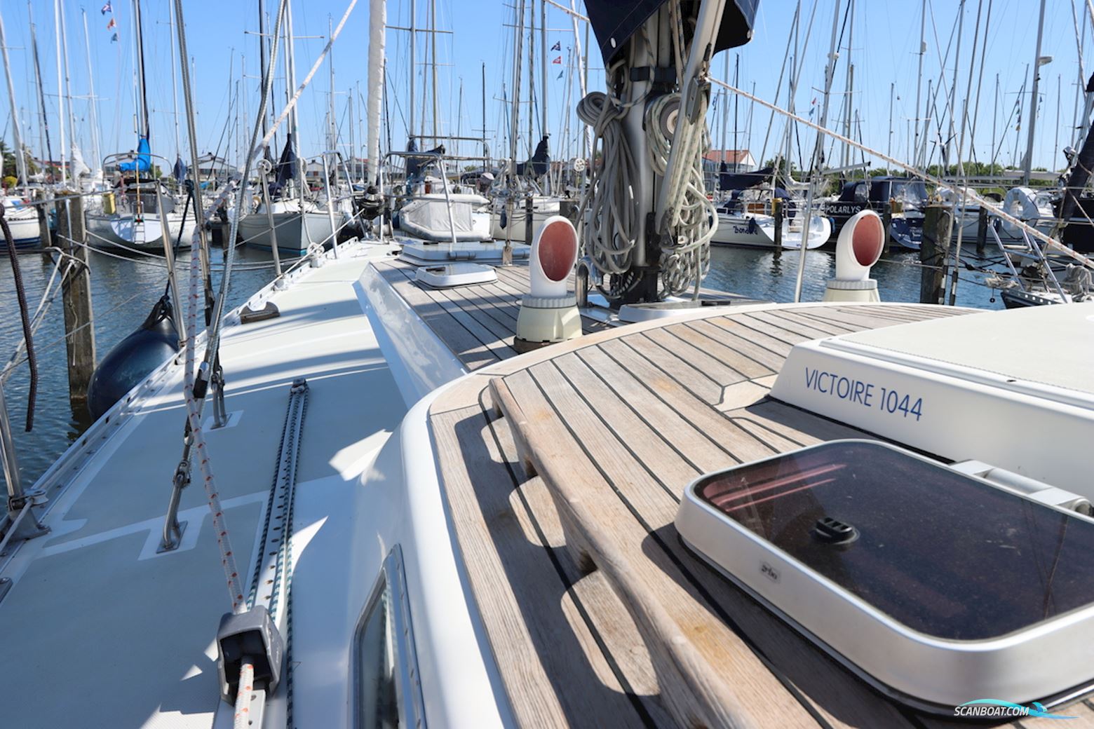 Victoire 1044