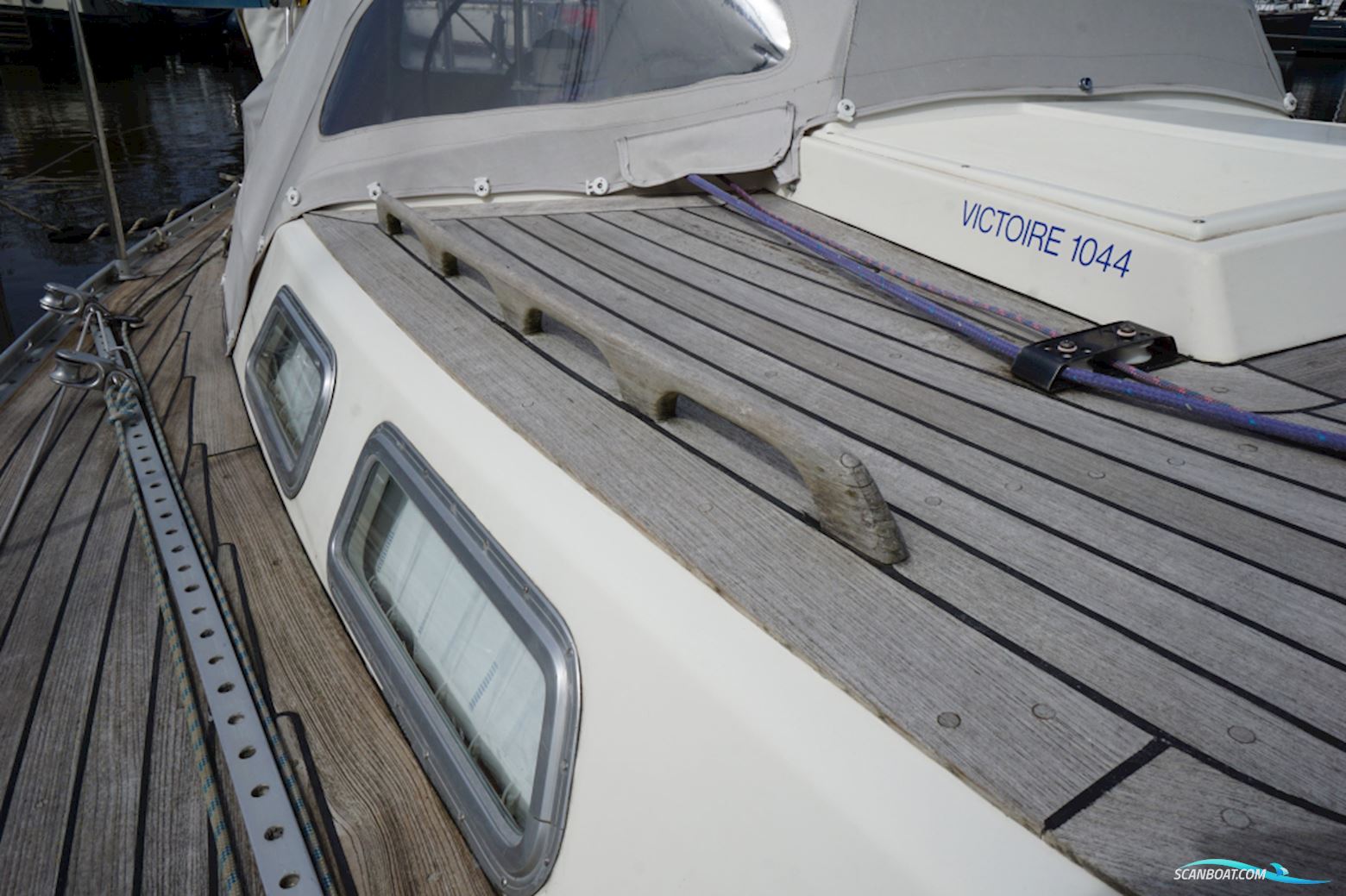 Victoire 1044