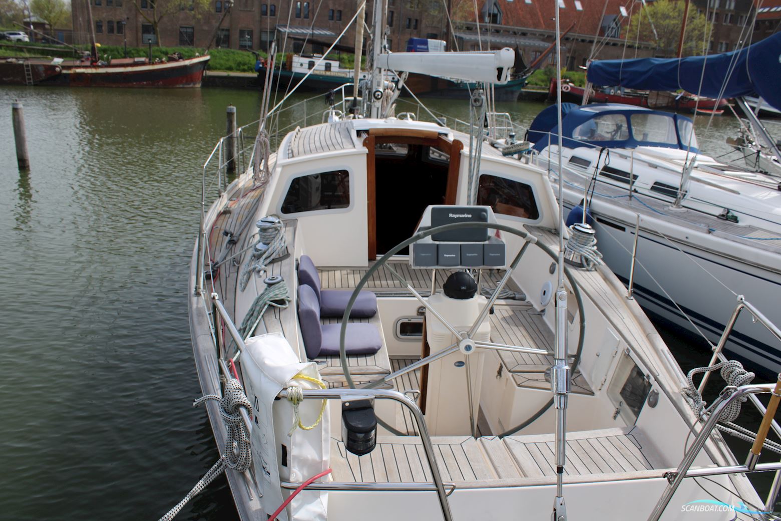 Victoire 1270 Decksaloon