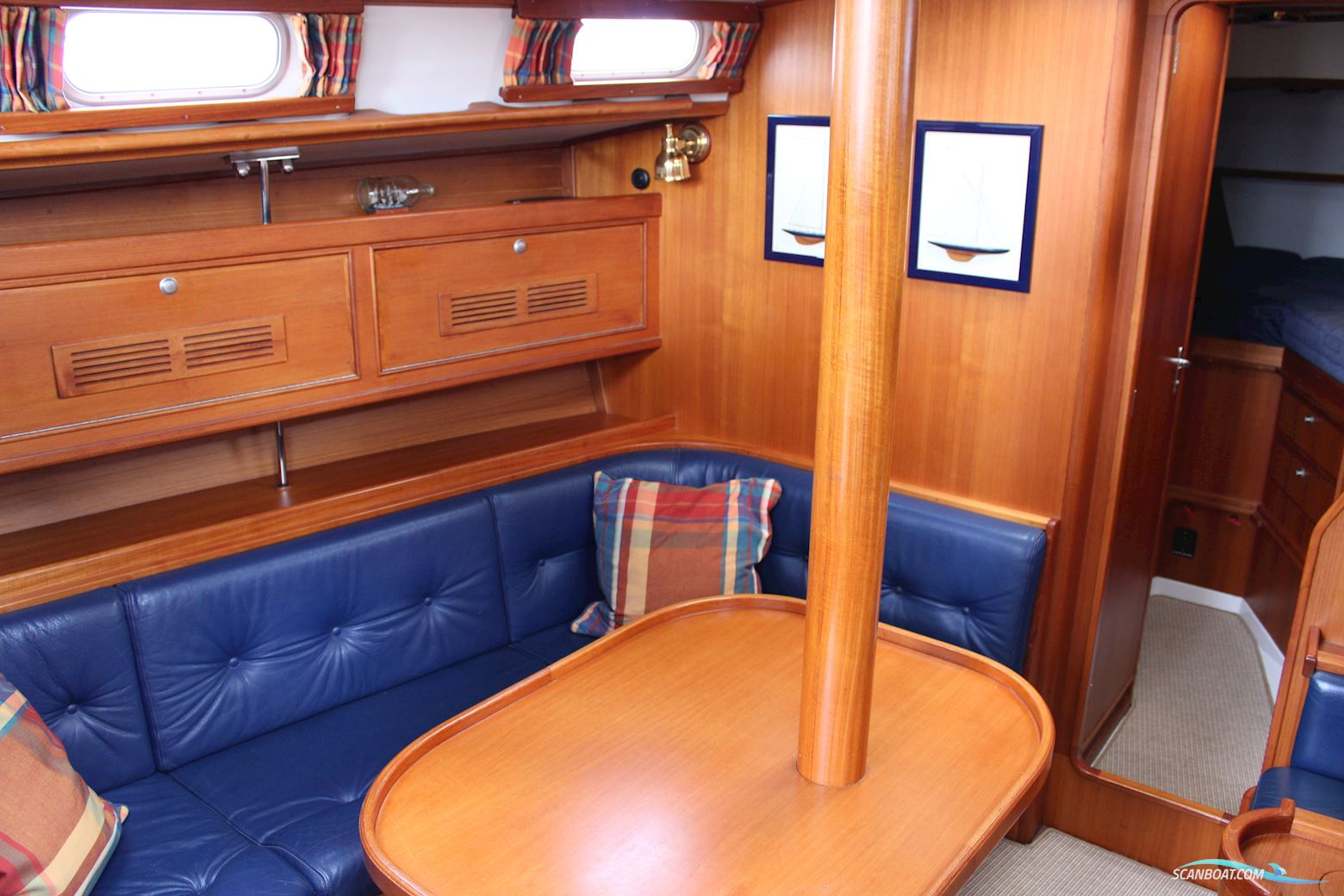 Victoire 1270 Decksaloon