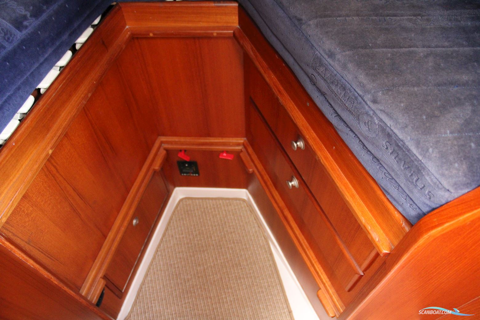 Victoire 1270 Decksaloon