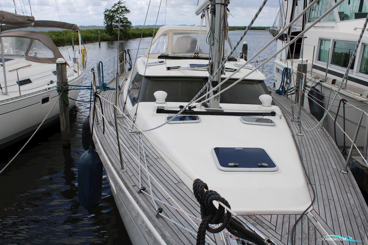 Wauquiez 40 Pilot Saloon