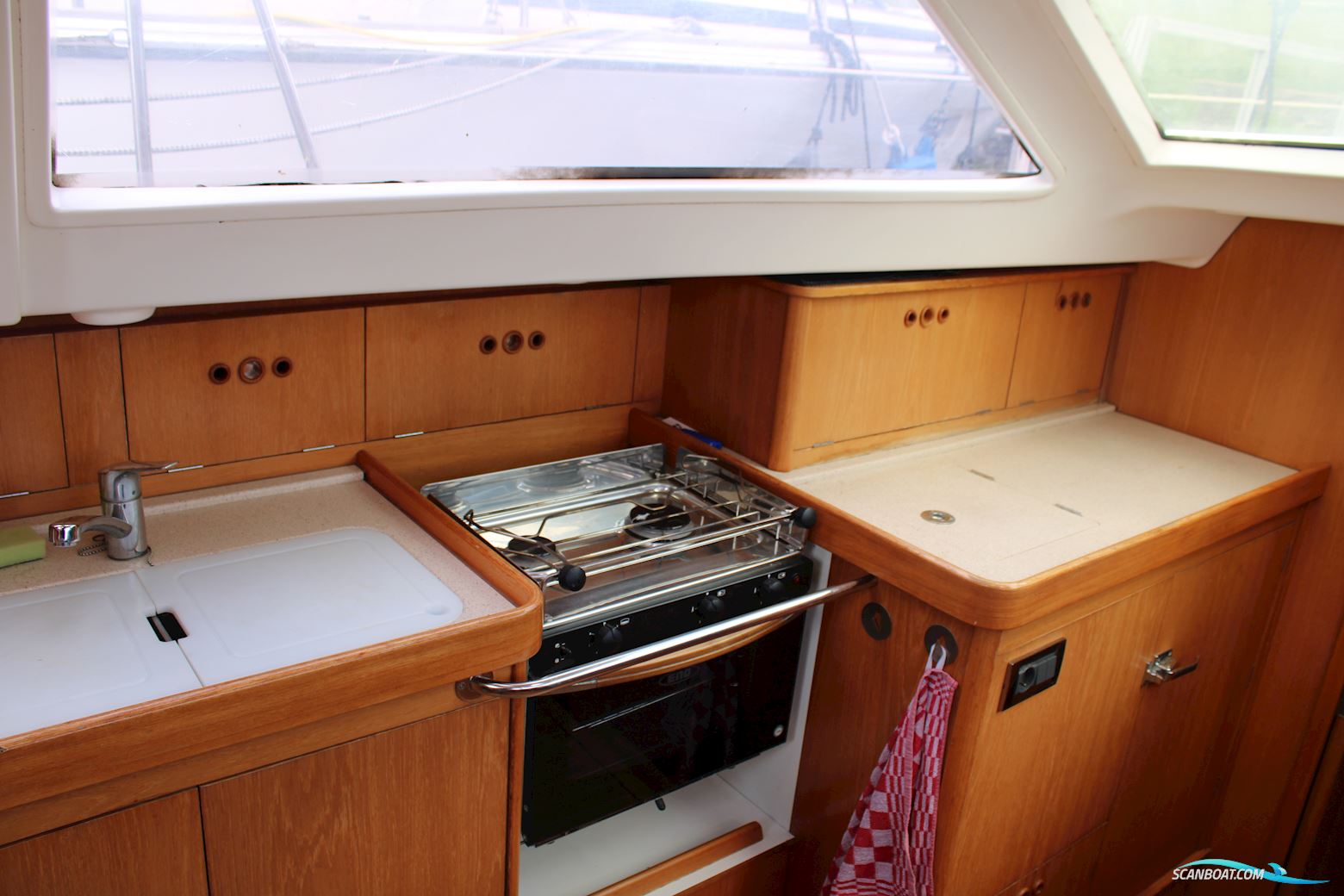 Wauquiez 40 Pilot Saloon