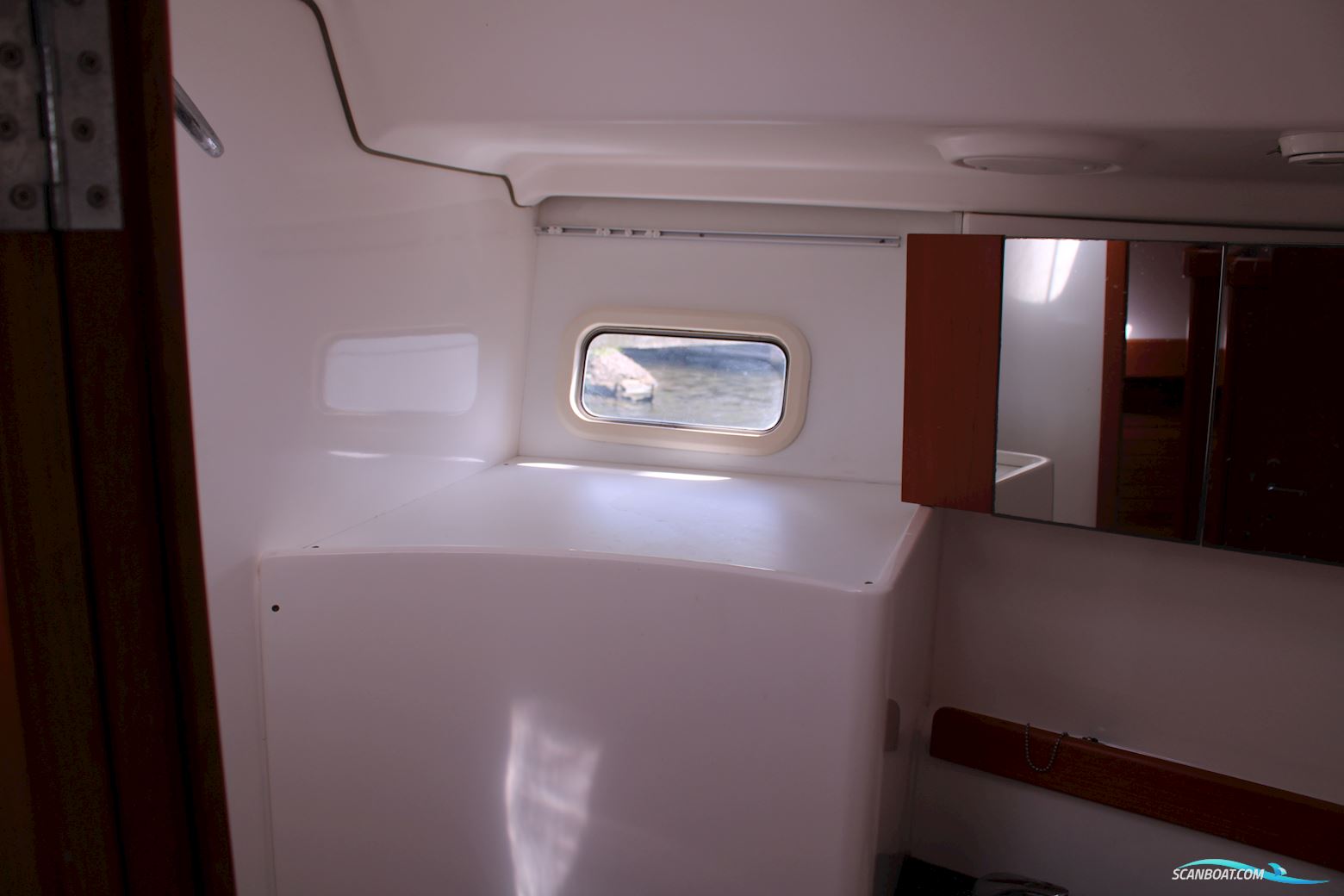Wauquiez 40 Pilot Saloon