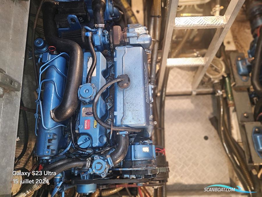 Wauquiez 60 Pilot Saloon