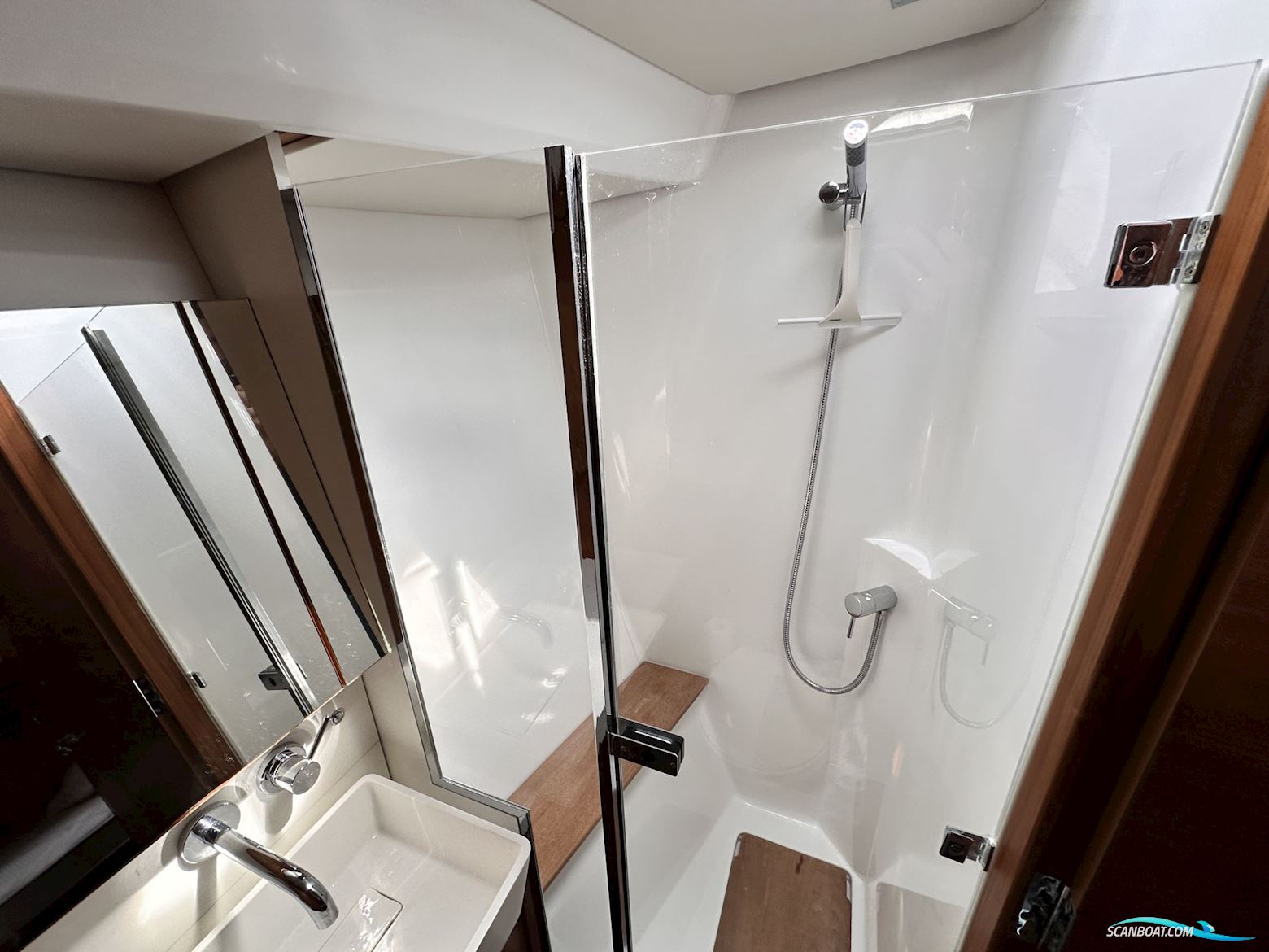 Wauquiez Pilot Saloon 48