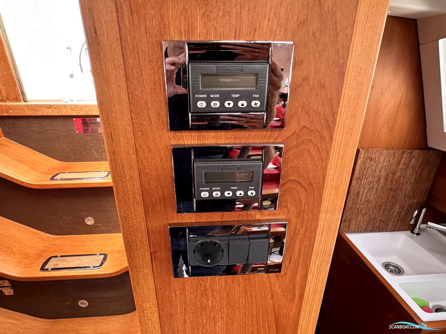 Wauquiez Pilot Saloon 48