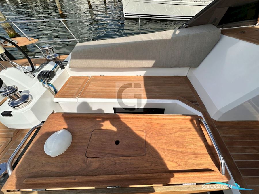 Wauquiez Pilot Saloon 48