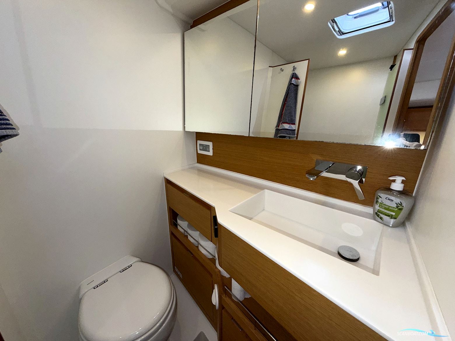 X-Yachts 4.9