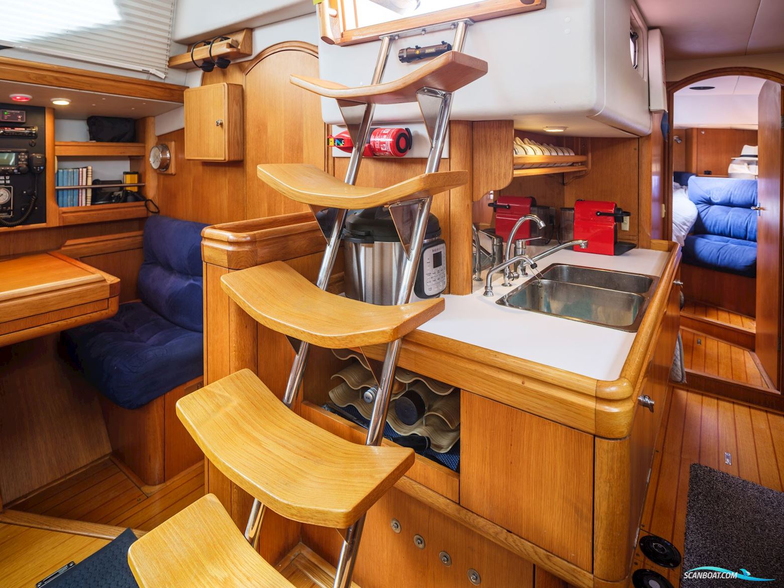 1996 Oyster 45 1996 – Exceptional Blue-Water Cruiser