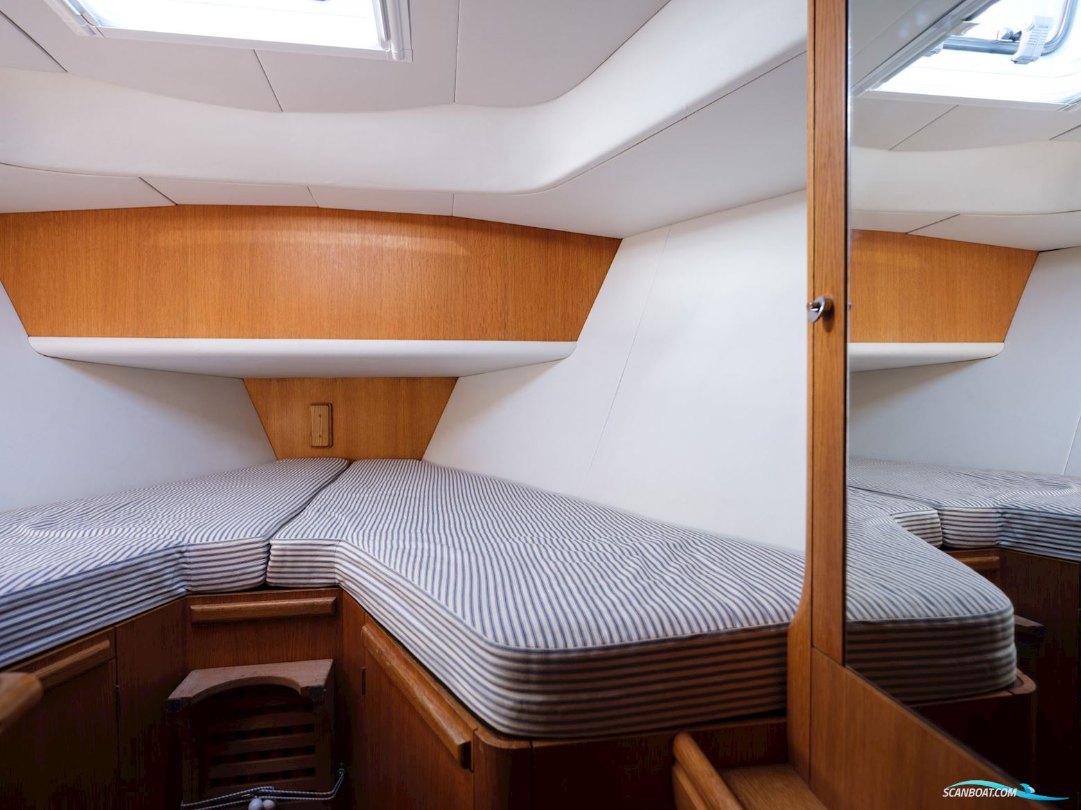 1996 Oyster 45 1996 – Exceptional Blue-Water Cruiser