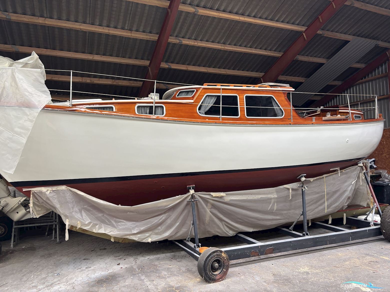 33 Fod Mahogny Ketch