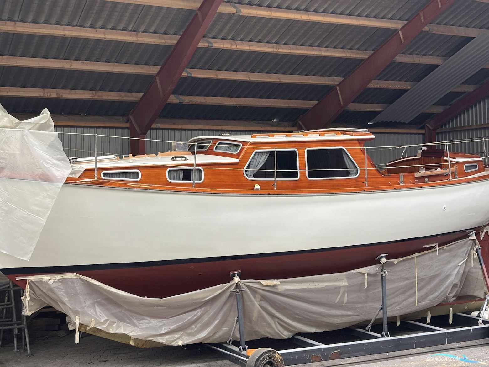 33 Fod Mahogny Ketch