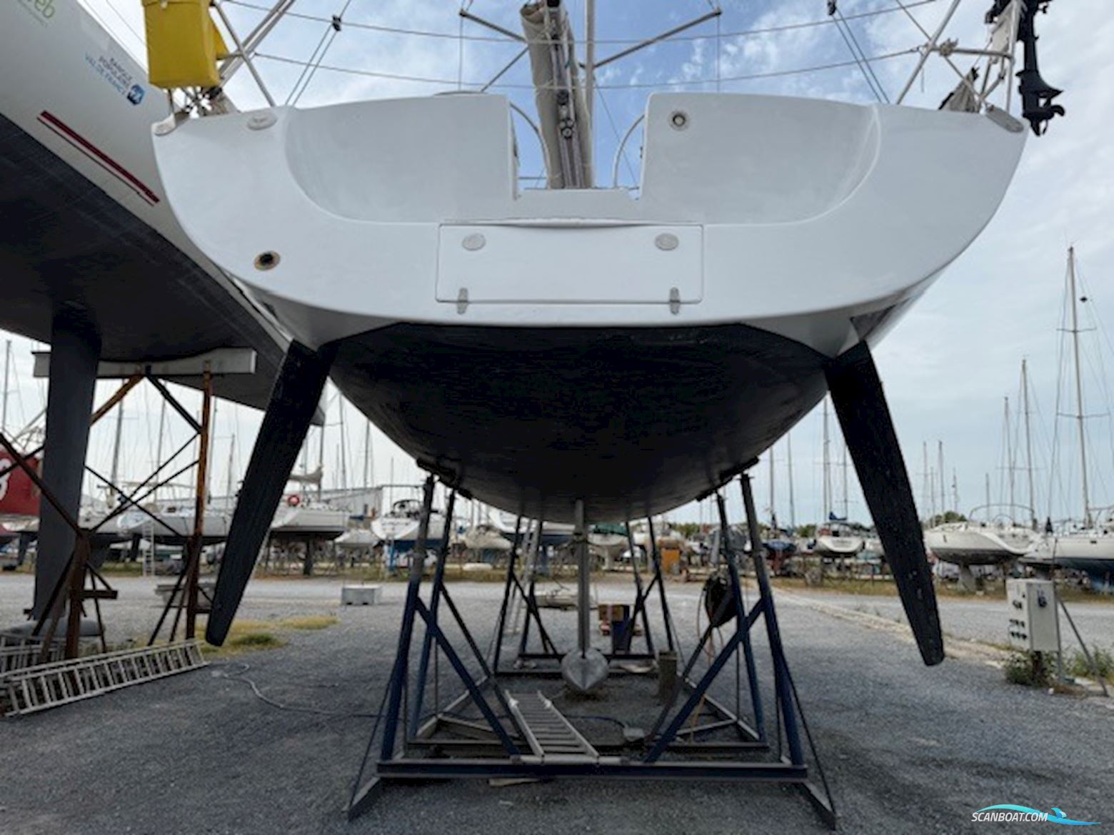 AB Marine Equinox 452