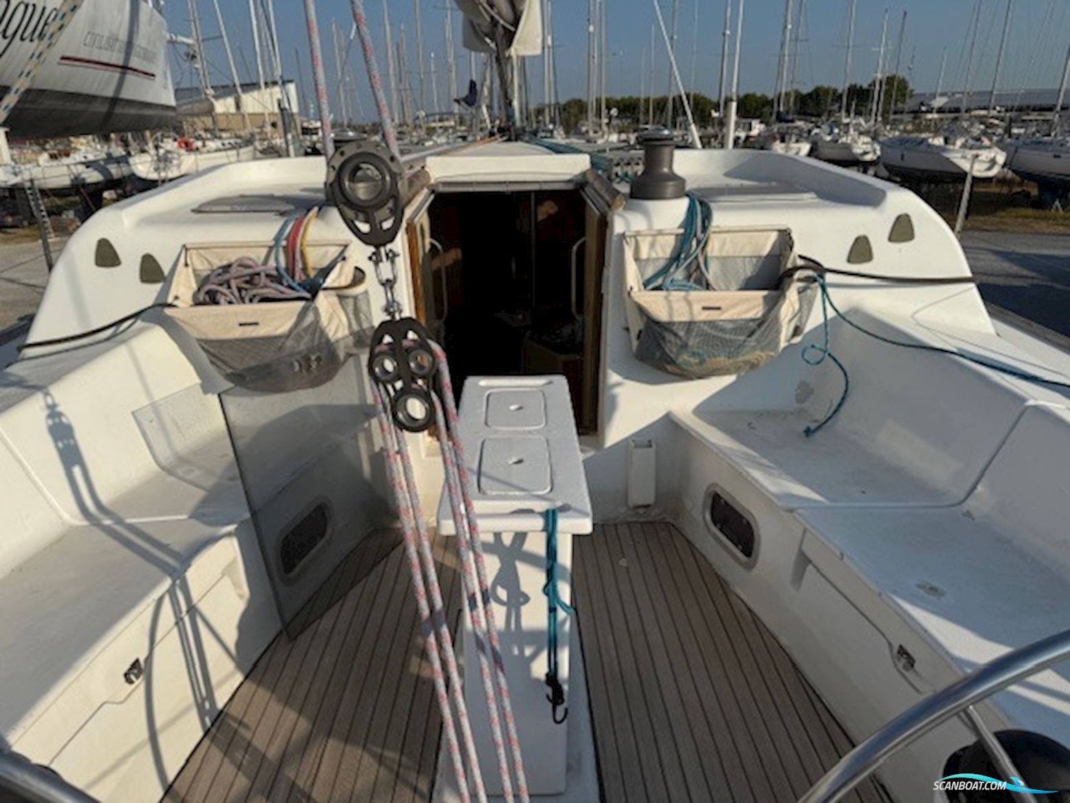 AB Marine Equinox 452