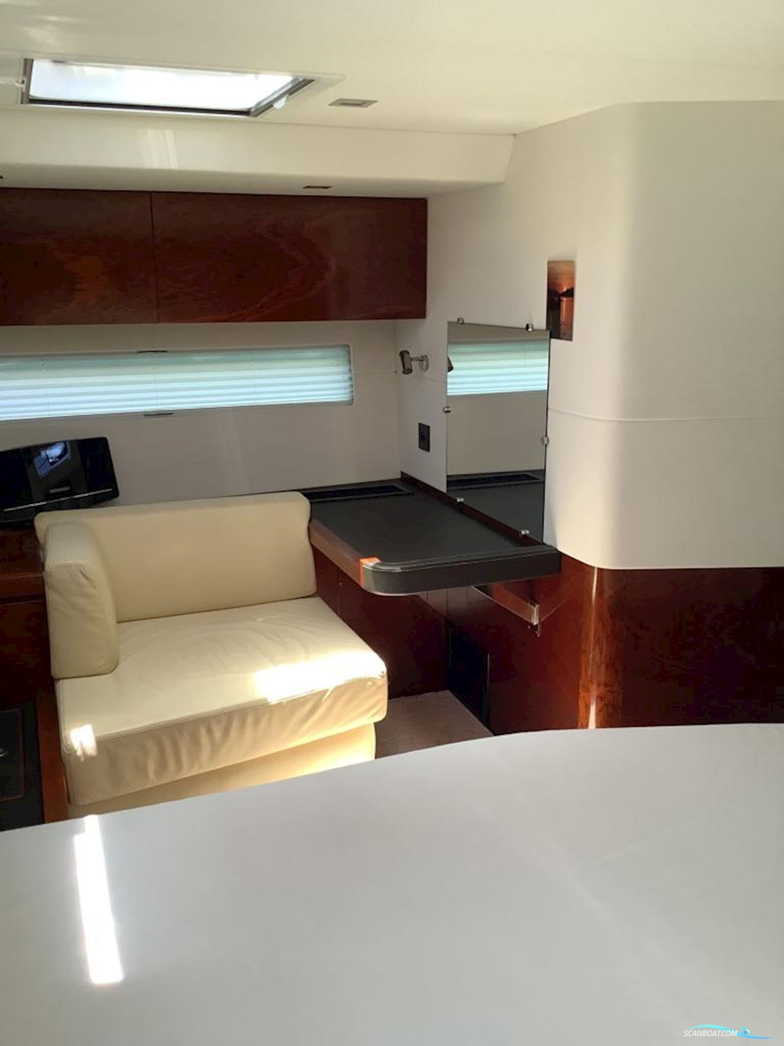 Amel 50