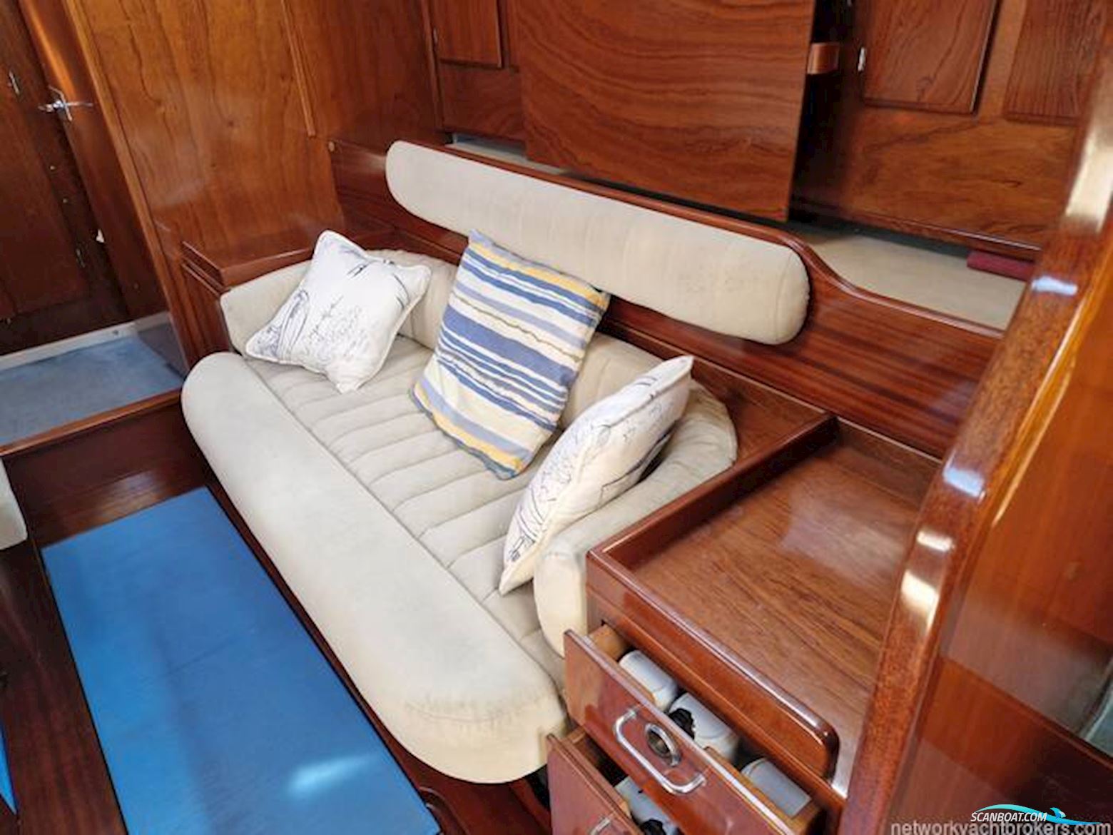 Amel Super Maramu 2000