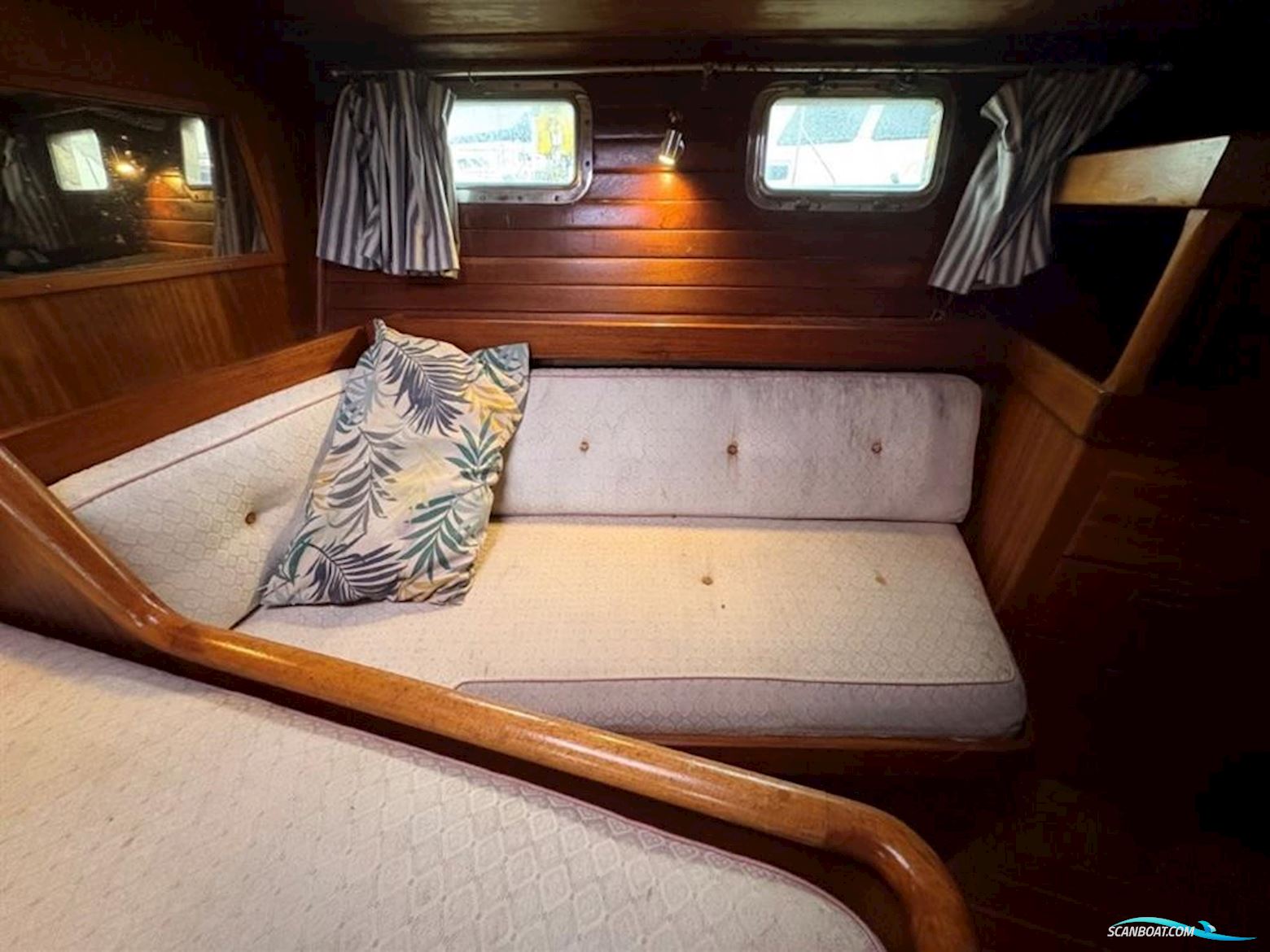 Aphrodite  42 Ketch