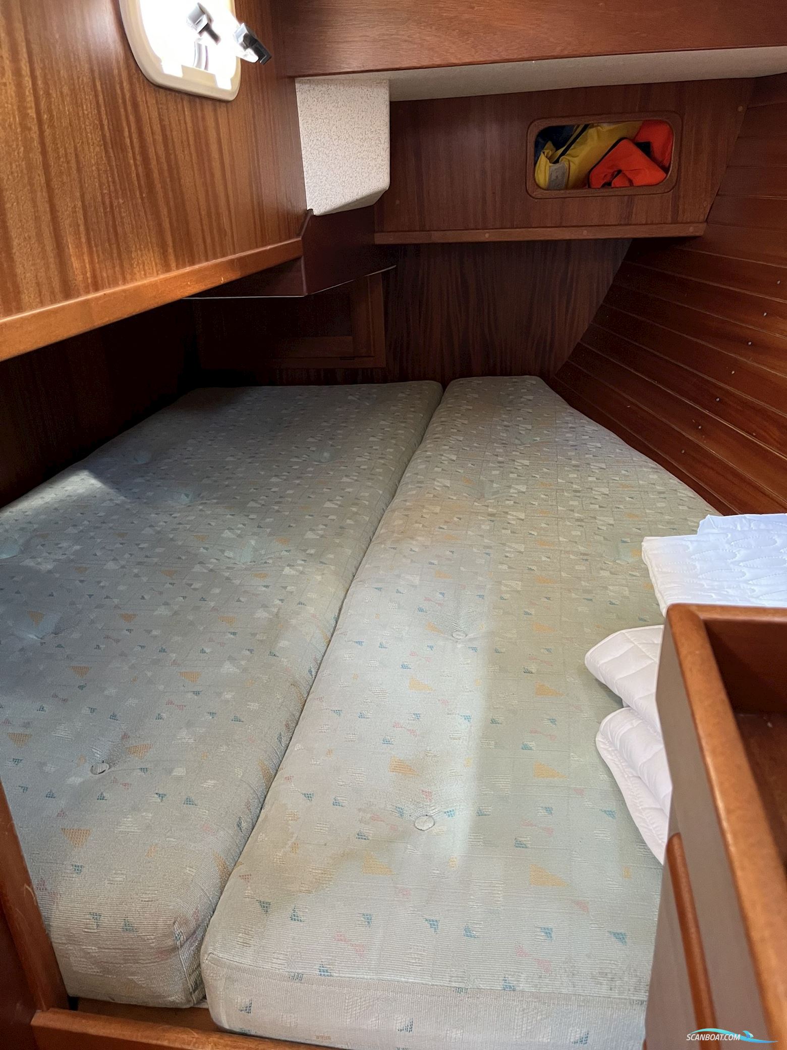 Aphrodite 33