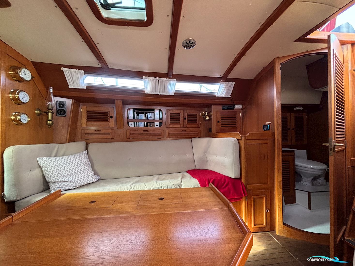 Aphrodite 36
