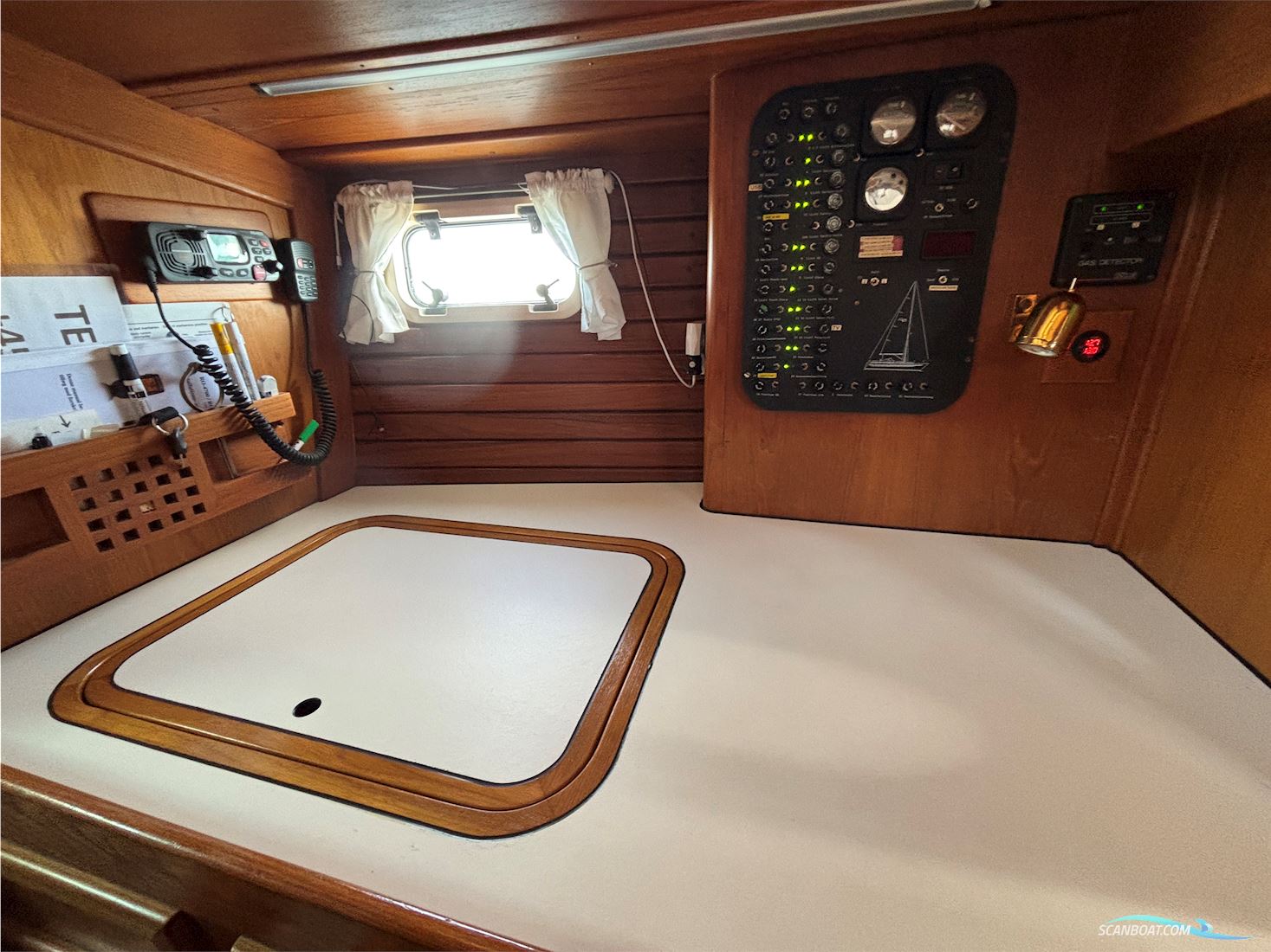 Aphrodite 36