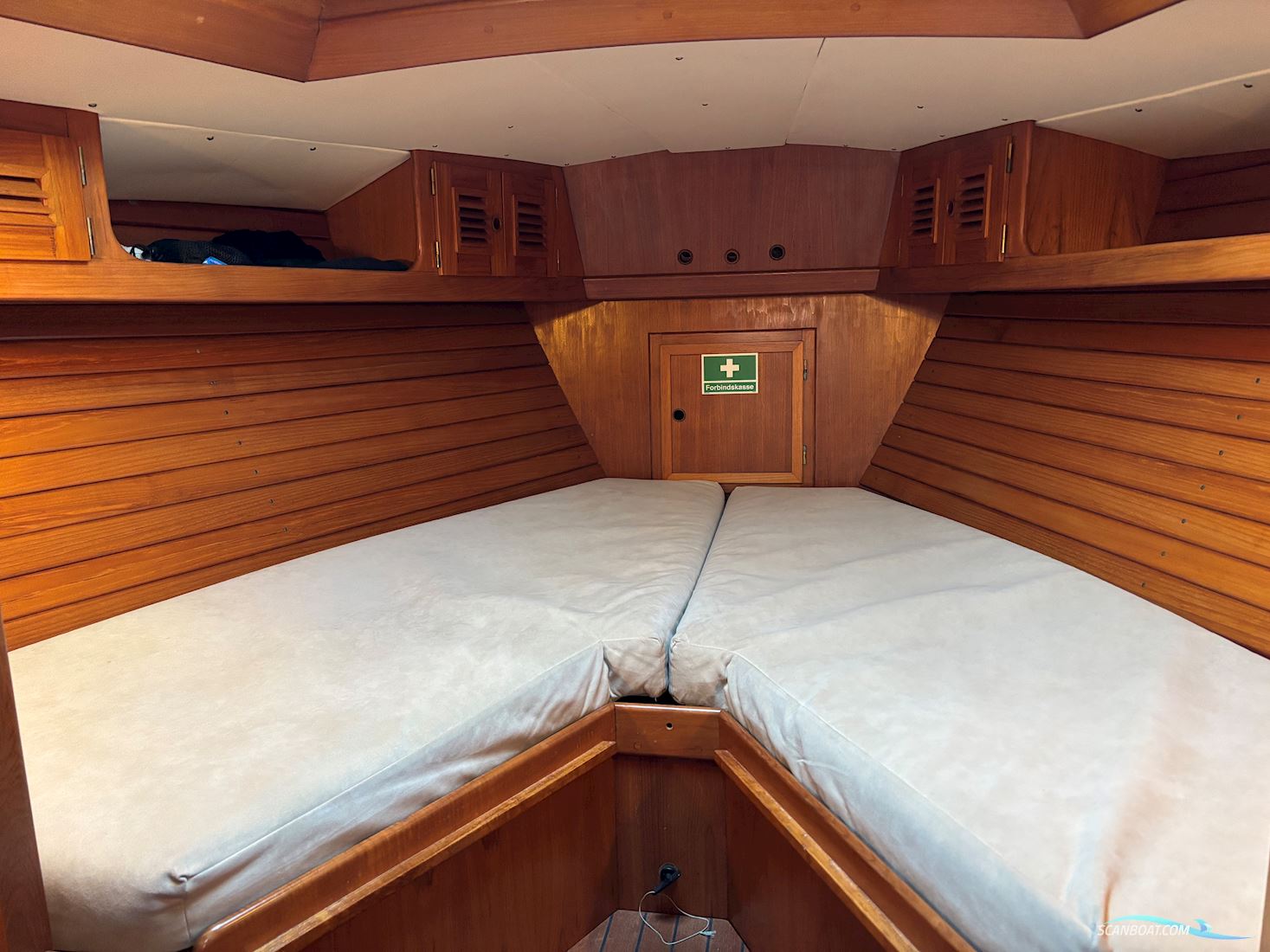 Aphrodite 36