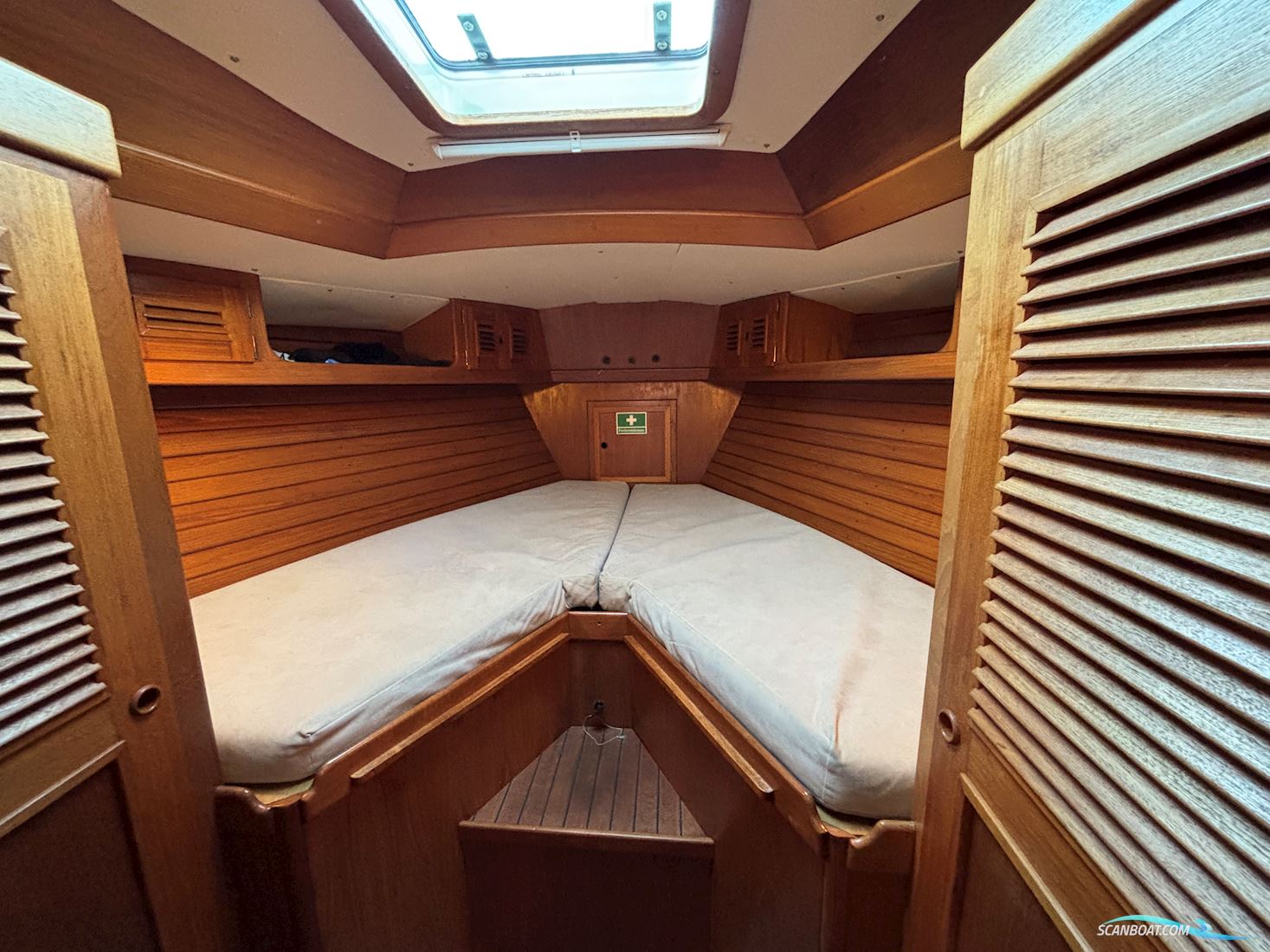 Aphrodite 36