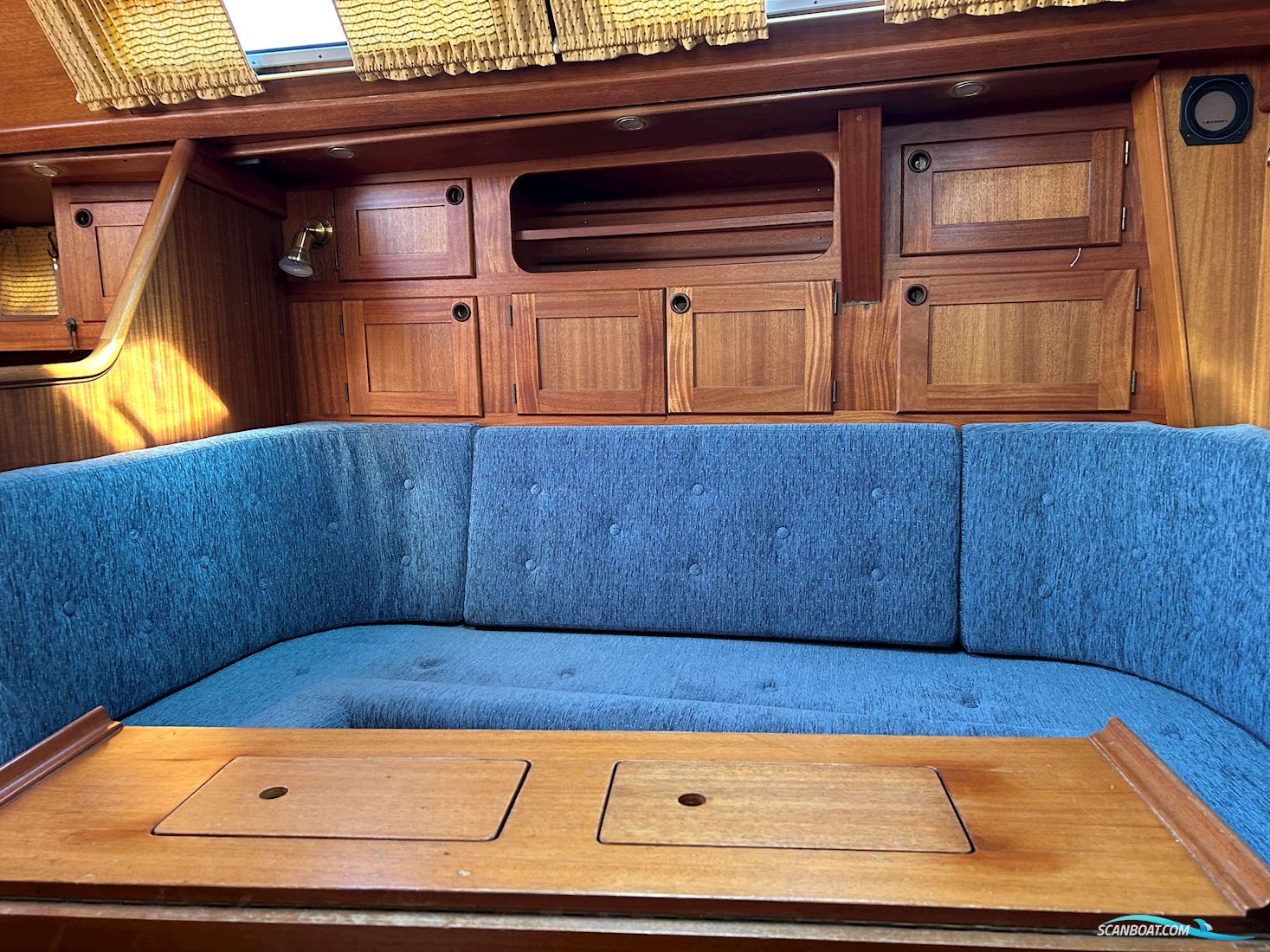 Aphrodite 36