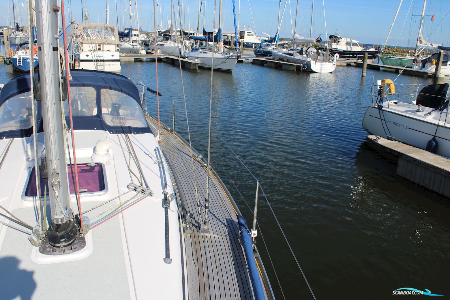 Arcona 370