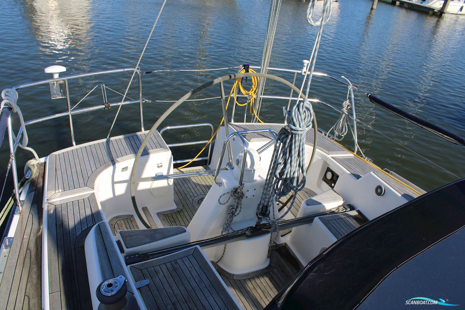 Arcona 370