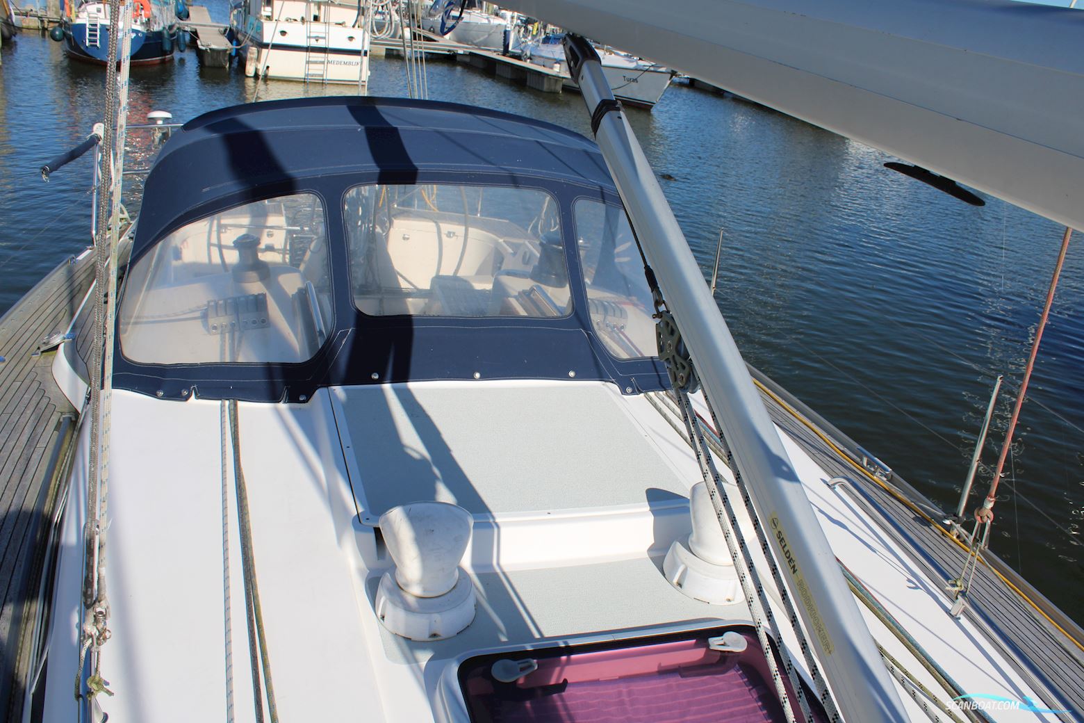 Arcona 370
